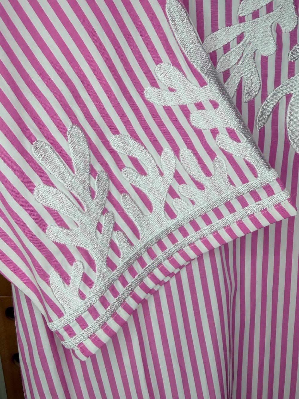 NWT Gretchen Scott The Reef Embroidered Pinstripe Dress Medium Pink White Pocket - Picture 7 of 10